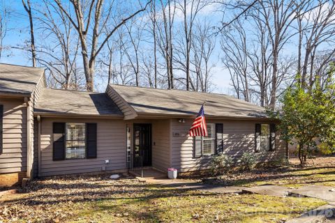 372 Tall Oaks Trail