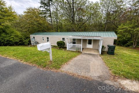 111 Cloverleaf Drive
