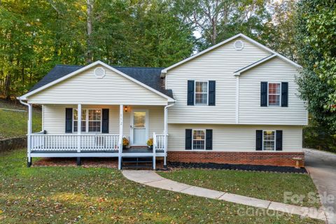 112 Surrey Drive sold home in Carriage Hills, Morganton, NC