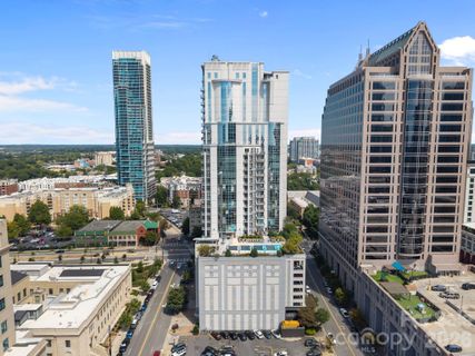 333 W Trade Street