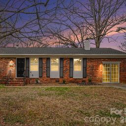 3431 Shamrock Drive