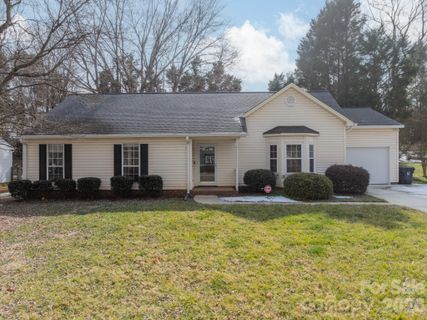 9409 Cedar River Road pending home in Cedarfield, Huntersville, NC