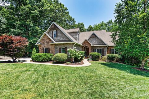 6212 Hayden Drive sold home in Shoal Creek Cove, Hickory, NC