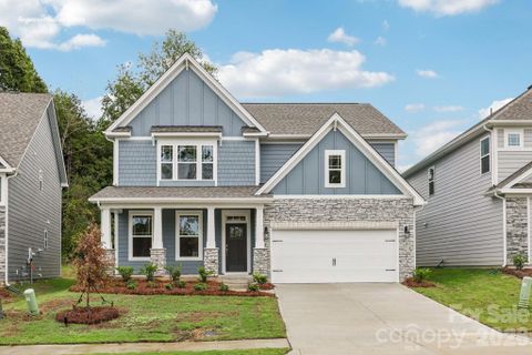 7219 Butternut Oak Terrace pending home in Oak Grove Hill, Huntersville, NC
