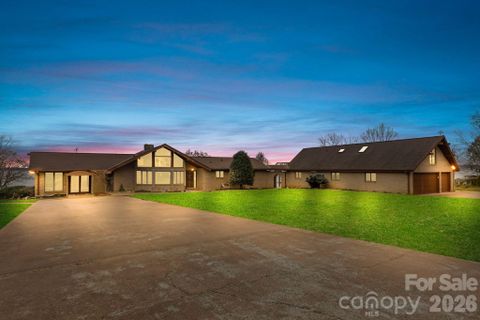 167 Points End Drive sold home in Crescent Land & Timber, Mooresville, NC