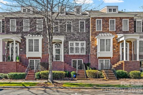 1114 Drayton Court