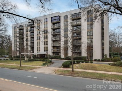 000 Main Avenue