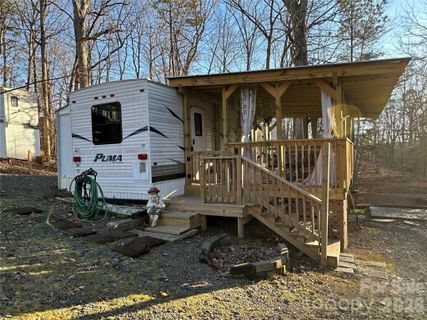 121 Sparrow Lane active home in Badin Shores Resort, New London, NC