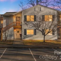 1646 Hunters Trail