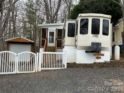 112 Sparrow Lane