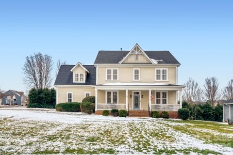 105 Fox Tail Court
