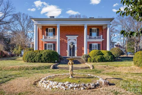 15 Kings Mountain Street