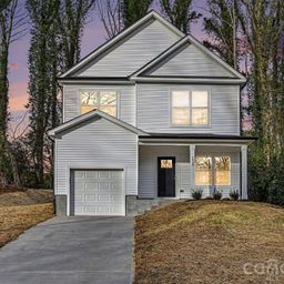 226 Oak Circle