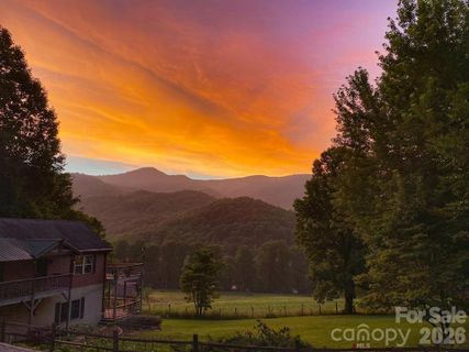 262 Sams Trail sold home in Balsam Meadows, Waynesville, NC