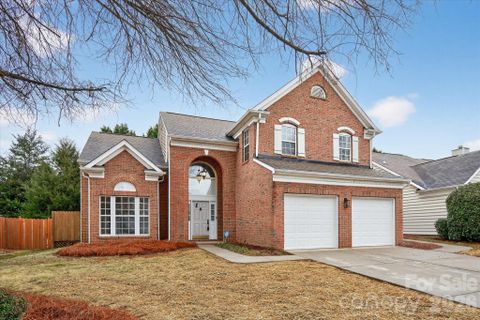 6917 Lenhart Drive sold home in Olde Colony, Charlotte, NC