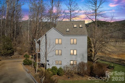 299 Blue Ridge Drive active home in Linville Falls Mountain Club And Preserve, Marion, NC