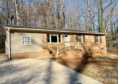 2120 Fallsdale Drive sold home in Fallscrest, Gastonia, NC