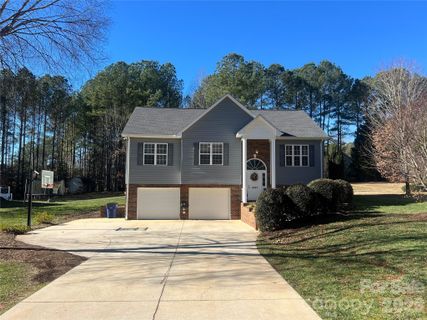 5247 Whitewater Drive sold home in Crystal Falls, Hickory, NC