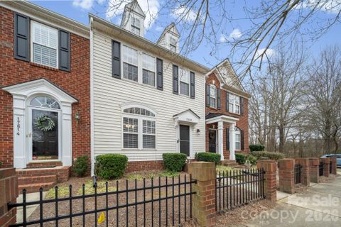 17610 Delmas Drive sold home in Oakhurst, Cornelius, NC