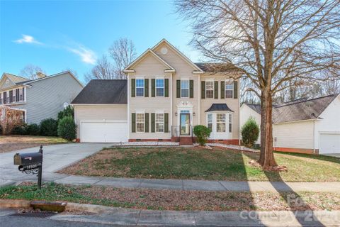11938 Harmon Lane active home in Cardinal Woods, Pineville, NC