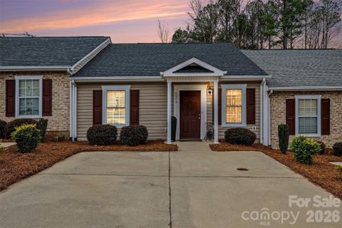 2073 Pin Oak Place sold home in Cramerton Oaks, Cramerton, NC