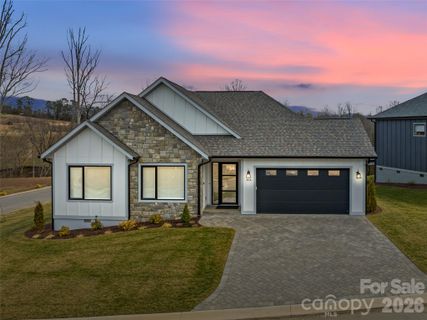 304 Avery Trail Drive sold home in Victoria Hills, Arden, NC