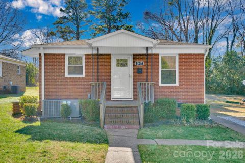 2607 2609 Celia Avenue sold home in Washington Heights, Charlotte, NC