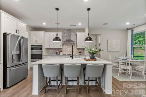 107 Clawton Loop