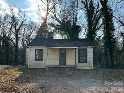 1143 Calhoun Street