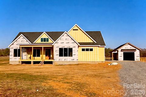 373 New Salem Road sold home in Woodstone Acres, Statesville, NC