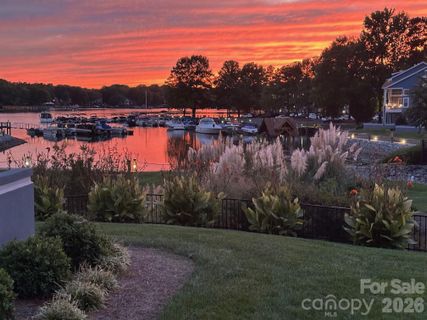 Davidson Landing, Davidson