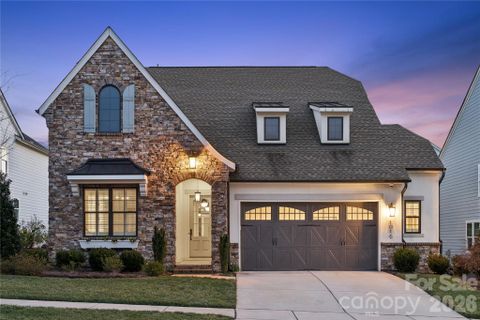 1016 Thatcher Way pending home in Arden Mill, Fort Mill, SC