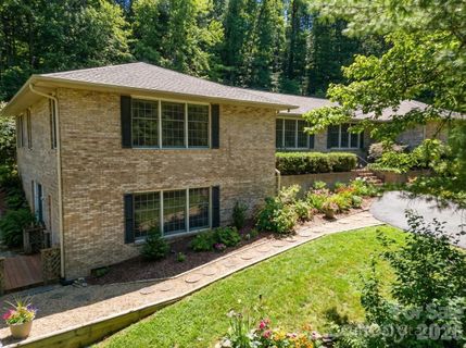 310 Claremont Drive sold home in Claremont, Flat Rock, NC