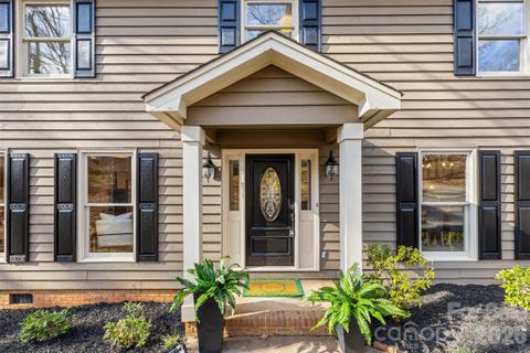 8 Hickory Ridge Court active home in River Hills, Lake Wylie, SC