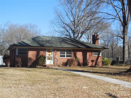 781 Denning Place pending home in Fairfield Park, Charlotte, NC