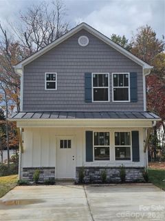 224 Slade Lane pending home in Brooks Cove, Black Mountain, NC
