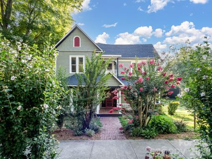 613 S Mulberry Street sold home in Historic District, Statesville, NC