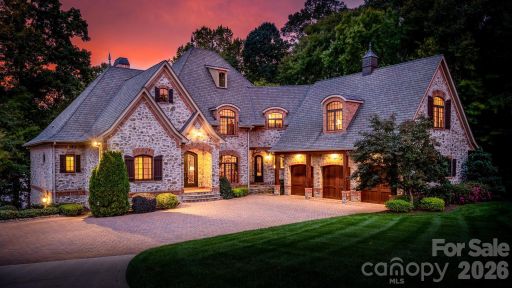 4246 Sigmon Cove Lane pending home in The Vineyards At Kiser Island, Terrell, NC