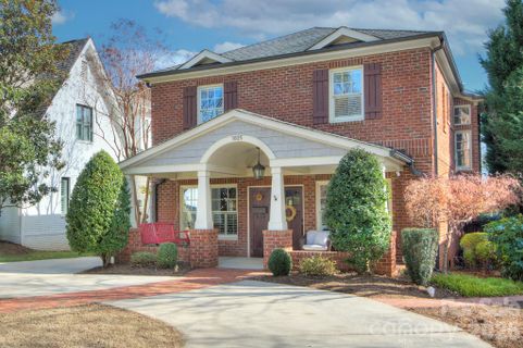 1825 Lombardy Circle