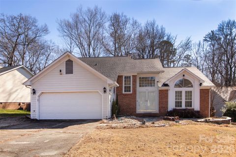 3800 Armitage Drive sold home in Winchester, Charlotte, NC