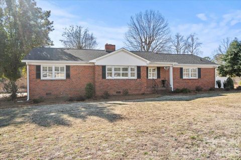 313 W Pigg Street