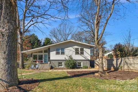 6038 Netherwood Drive pending home in Starmount, Charlotte, NC