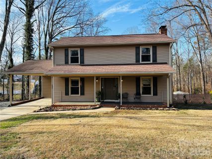 209 Cottonwood Drive sold home in Cottonwood Acres, Mount Holly, NC