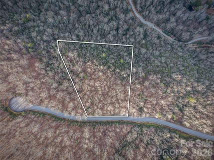 000 Meadow Ridge Drive active home in Lake Toxaway Estates, Lake Toxaway, NC