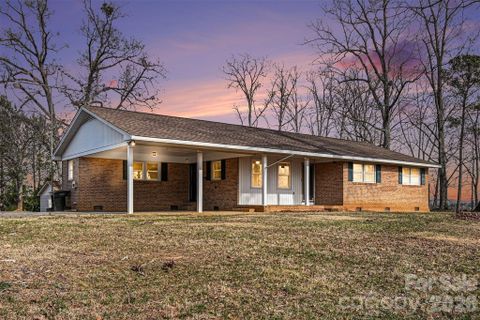 238 Lakeview Drive