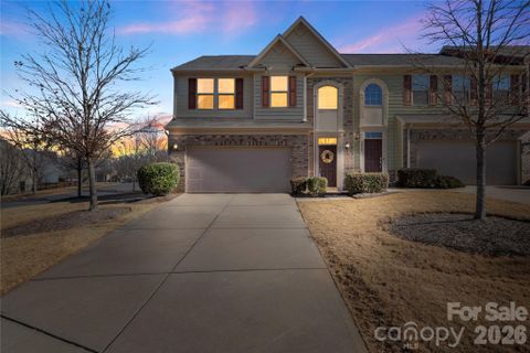 1845 Fleetwood Drive pending home in Bryant Park, Charlotte, NC