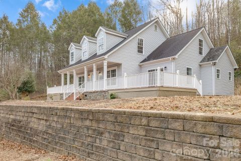 402 Sweetbriar Road sold home in Sweetbriar Farms, Lake Lure, NC