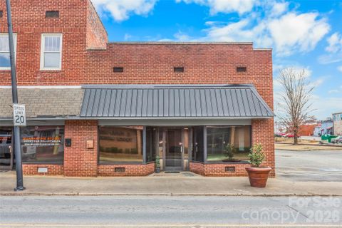 106 N Mountain Street