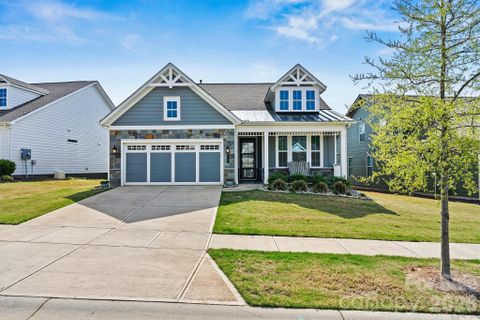 8718 Festival Way active home in Cresswind, Charlotte, NC