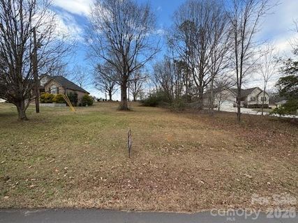 124 Harbourtown Drive sold home in Woodbridge, Kings Mountain, NC